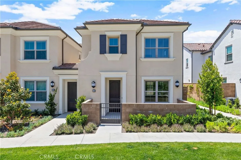 112 Newburry Irvine, CA 92618