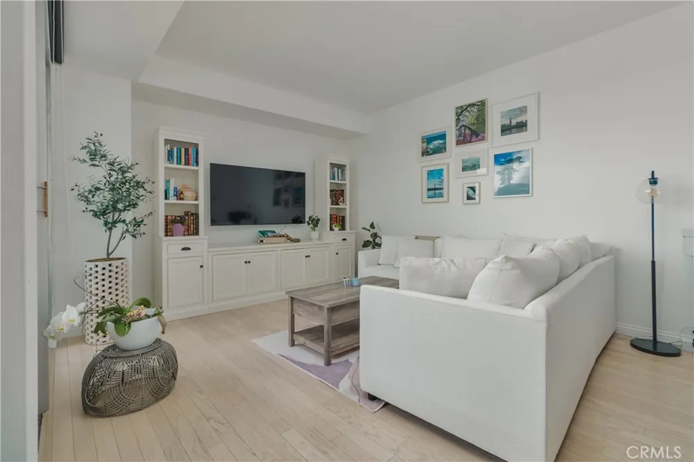 7250 Franklin #1008 Los Angeles, CA 90046