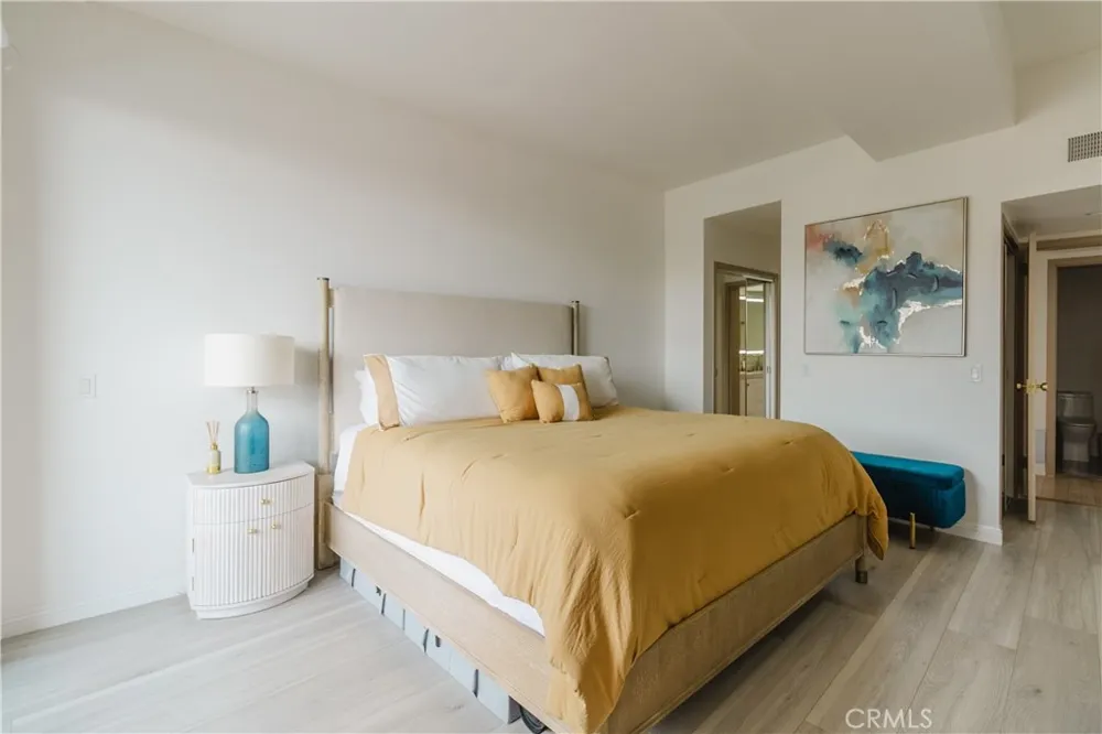 7250 Franklin #1008 Los Angeles, CA 90046