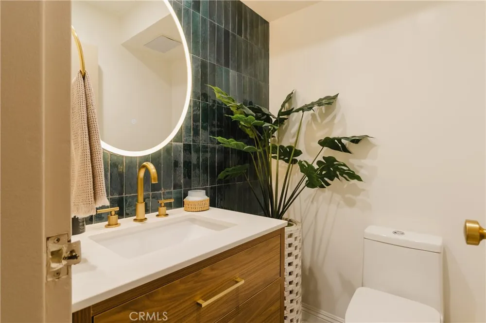 7250 Franklin #1008 Los Angeles, CA 90046