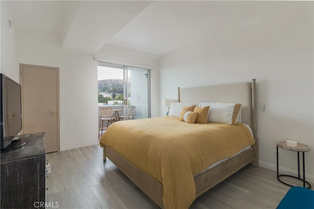 7250 Franklin #1008 Los Angeles, CA 90046