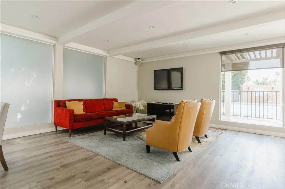 7250 Franklin #1008 Los Angeles, CA 90046