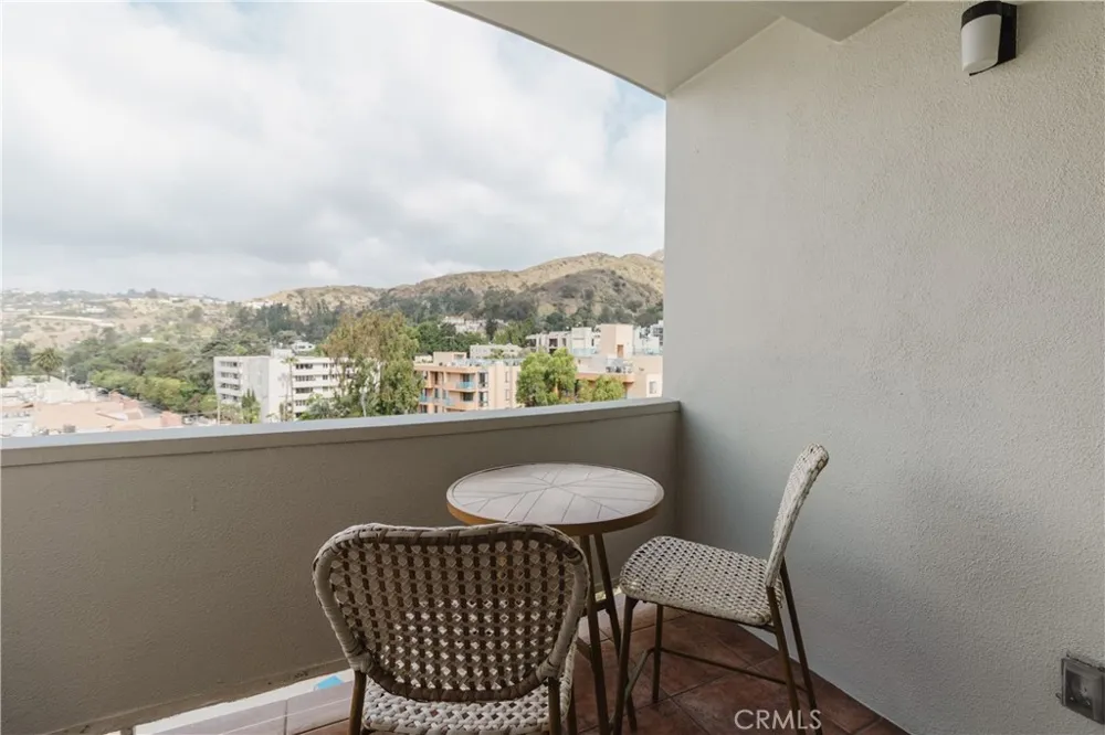 7250 Franklin #1008 Los Angeles, CA 90046