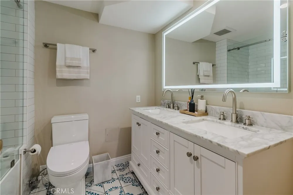 7250 Franklin #1008 Los Angeles, CA 90046