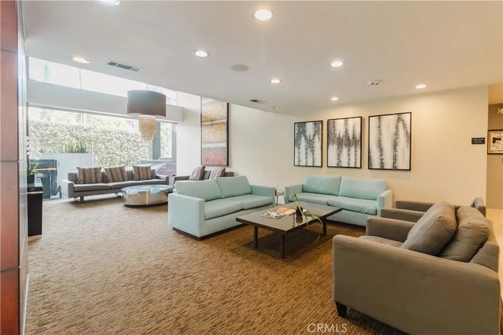 7250 Franklin #1008 Los Angeles, CA 90046