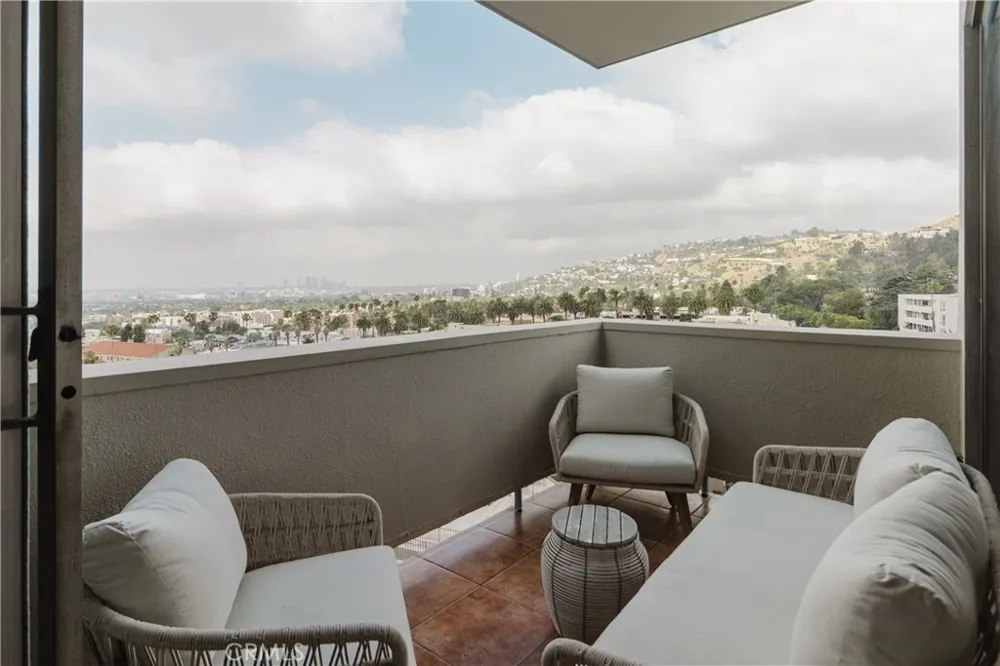 7250 Franklin #1008 Los Angeles, CA 90046