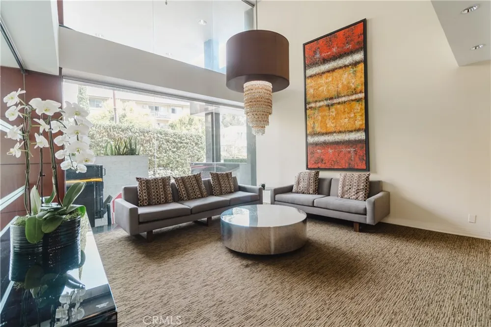 7250 Franklin #1008 Los Angeles, CA 90046