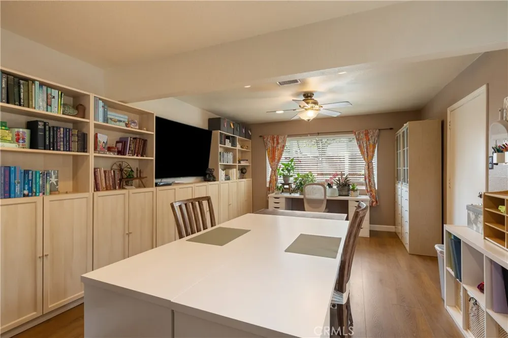 403 Shaftesbury San Dimas, CA 91773