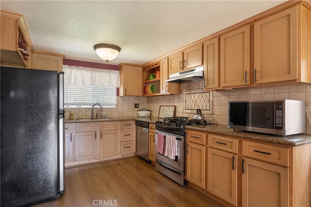 403 Shaftesbury San Dimas, CA 91773