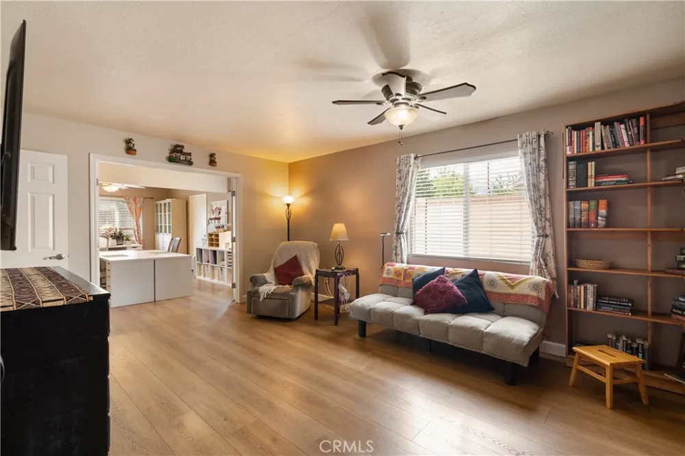403 Shaftesbury San Dimas, CA 91773
