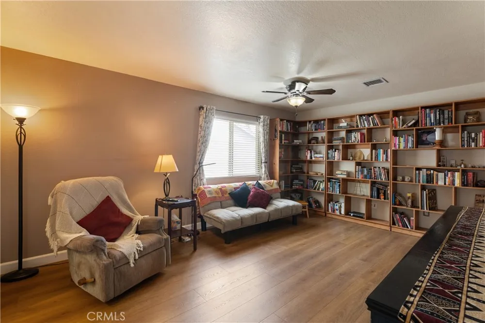 403 Shaftesbury San Dimas, CA 91773