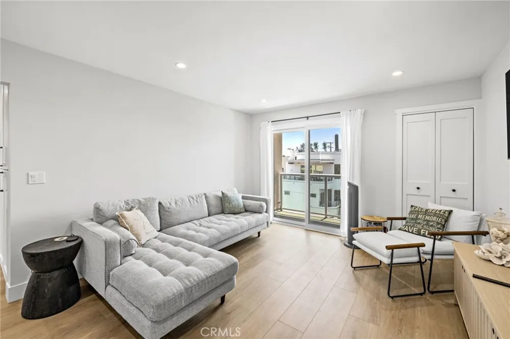 15 15th Street #19 Hermosa Beach, CA 90254