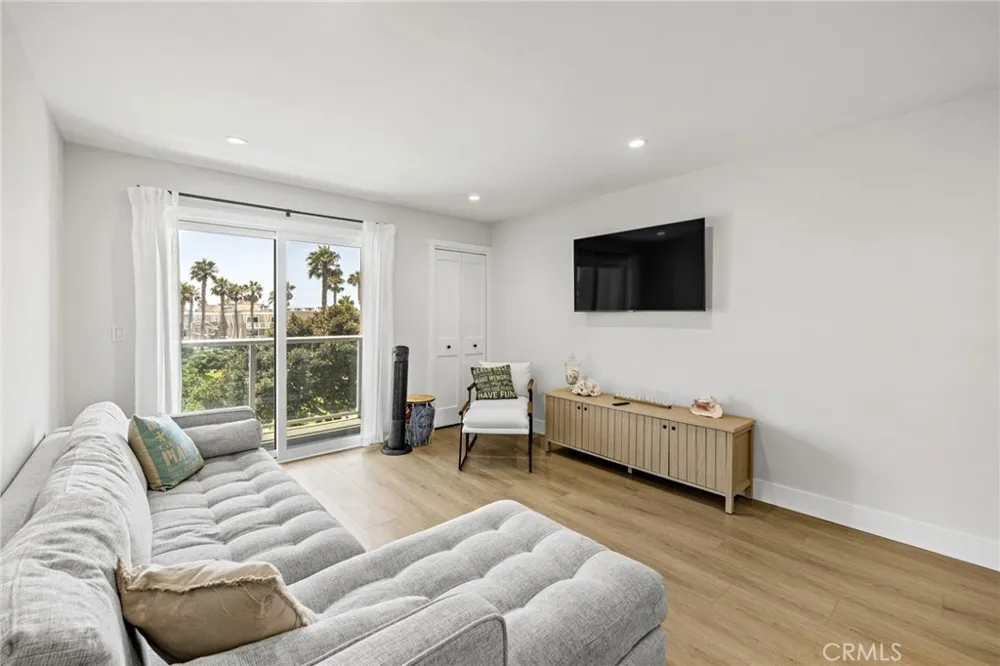 15 15th Street #19 Hermosa Beach, CA 90254