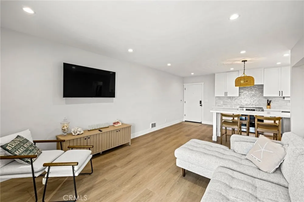 15 15th Street #19 Hermosa Beach, CA 90254