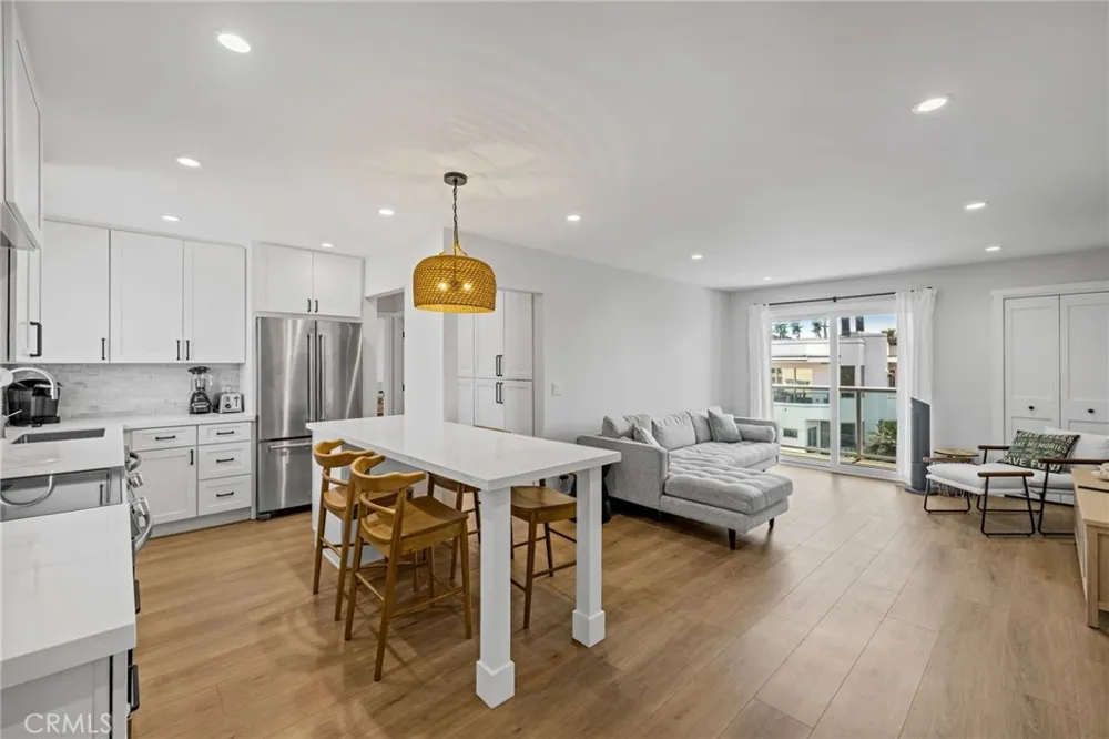 15 15th Street #19 Hermosa Beach, CA 90254