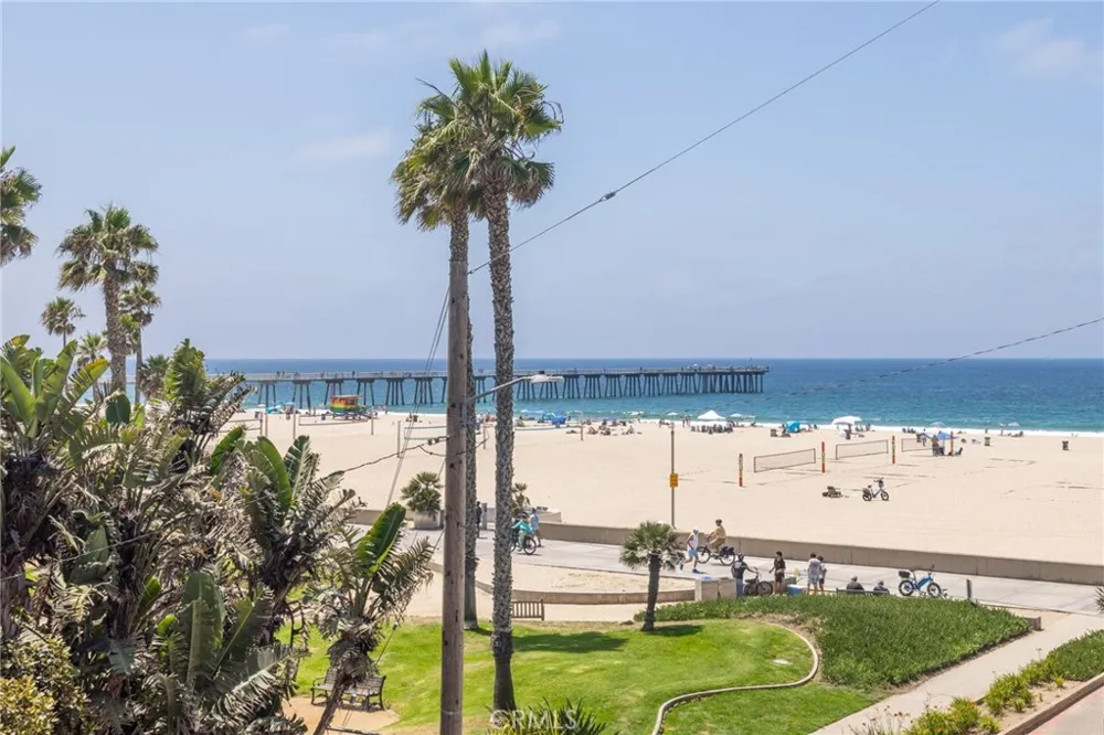 15 15th Street #19 Hermosa Beach, CA 90254
