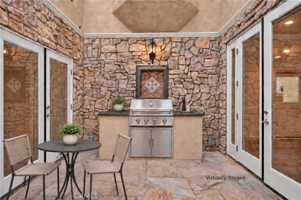 207 18th Street Huntington Beach, CA 92648