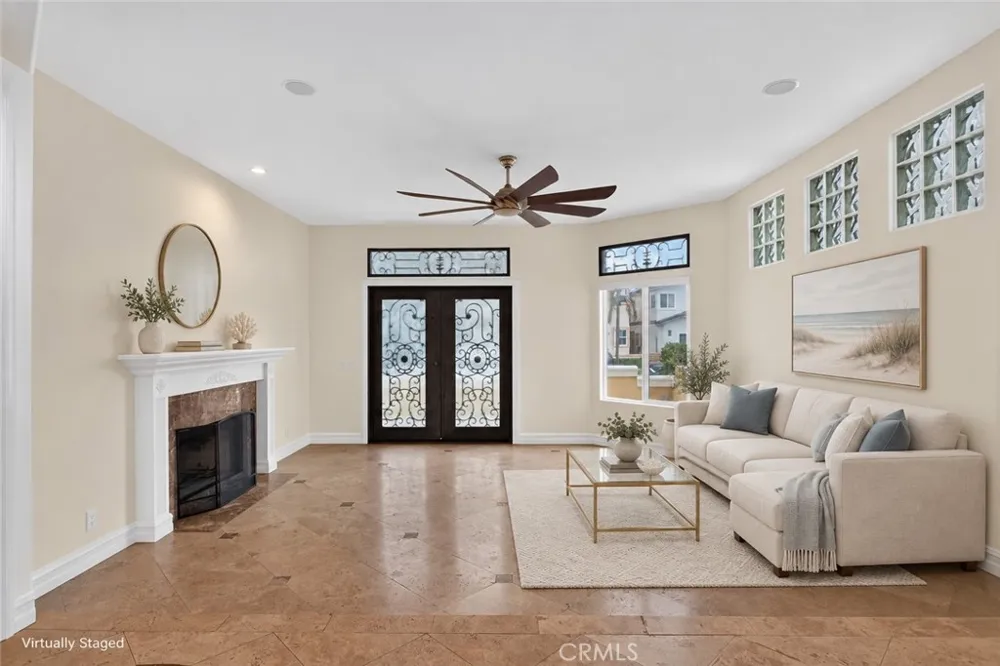 207 18th Street Huntington Beach, CA 92648