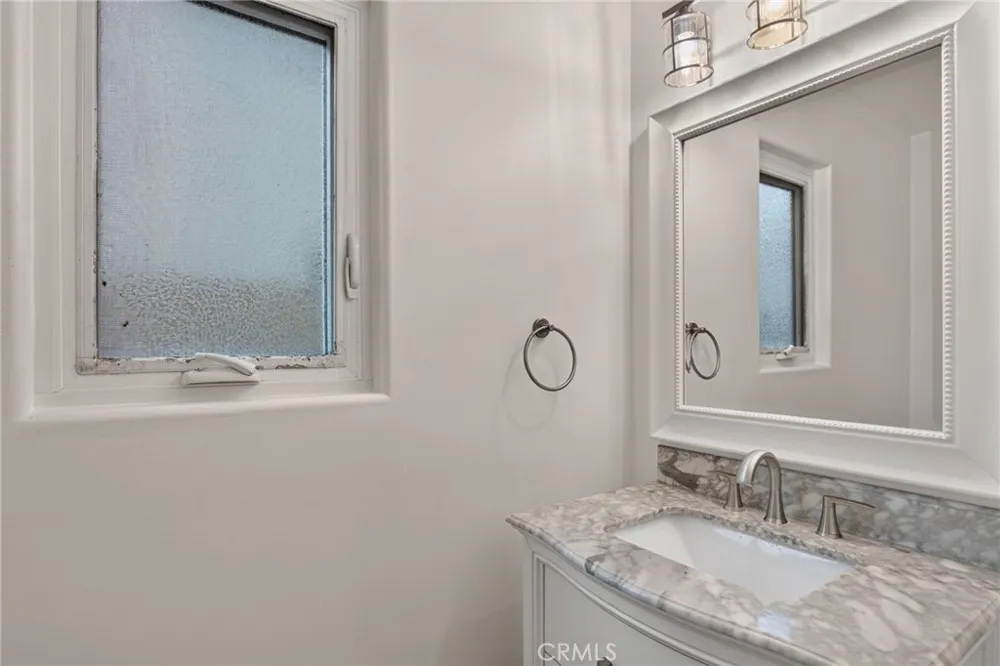 207 18th Street Huntington Beach, CA 92648