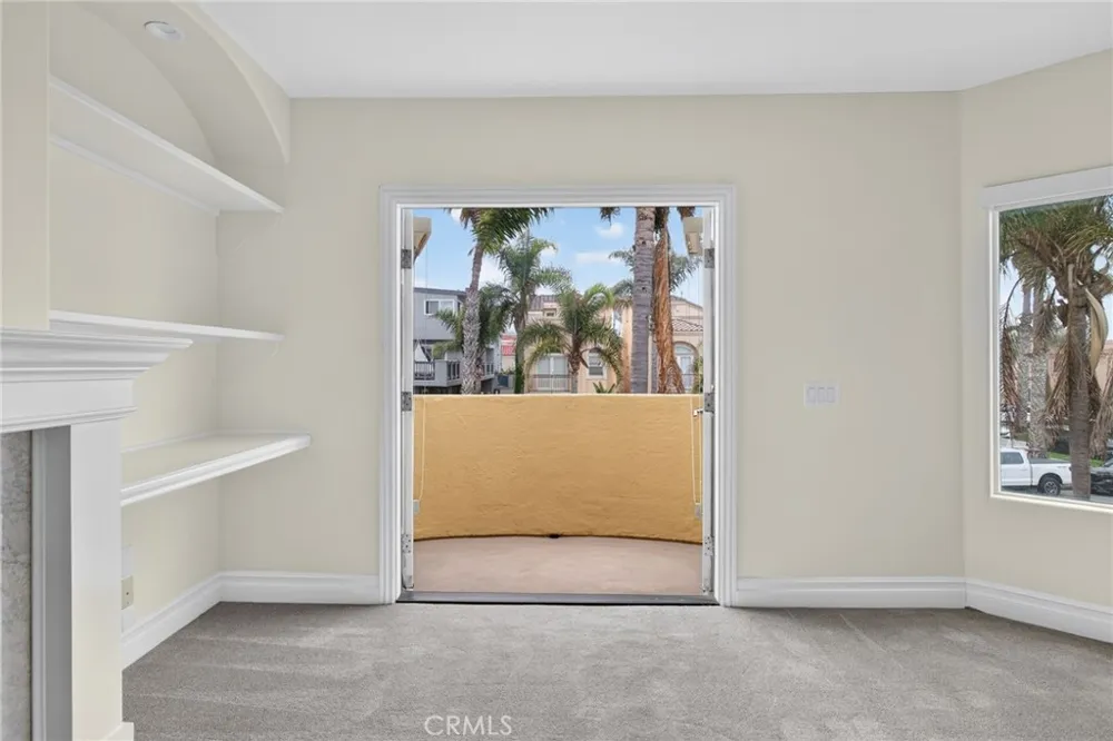 207 18th Street Huntington Beach, CA 92648