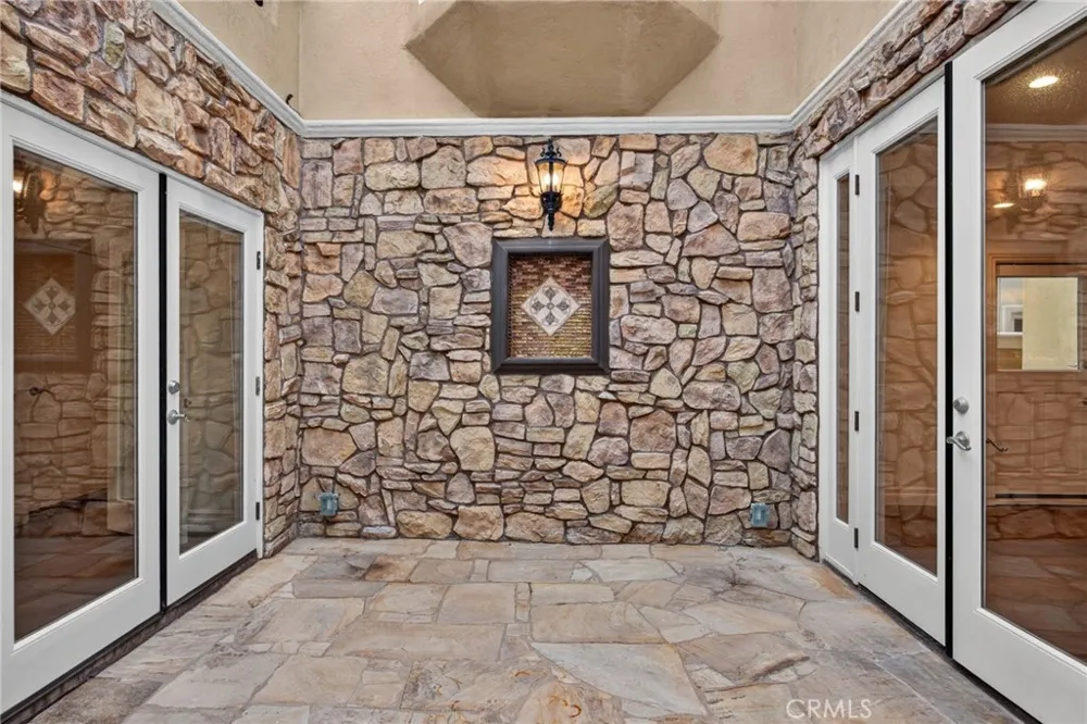 207 18th Street Huntington Beach, CA 92648