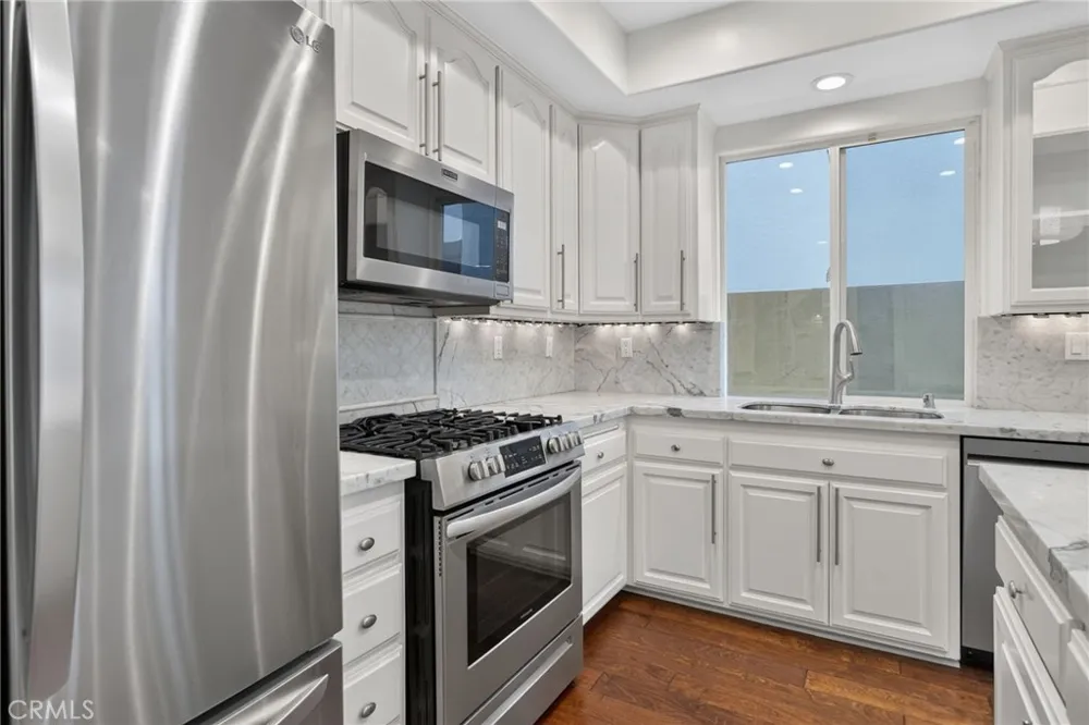 207 18th Street Huntington Beach, CA 92648