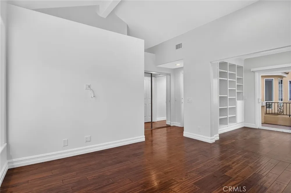 207 18th Street Huntington Beach, CA 92648