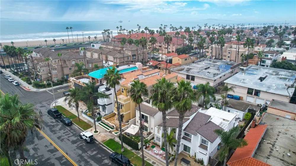 207 18th Street Huntington Beach, CA 92648