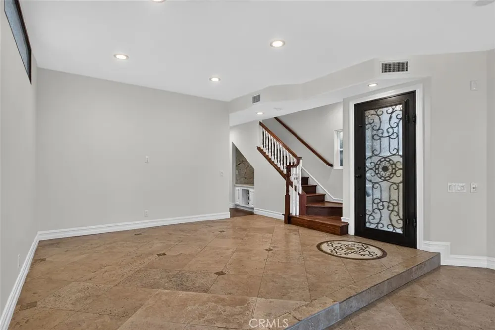 207 18th Street Huntington Beach, CA 92648
