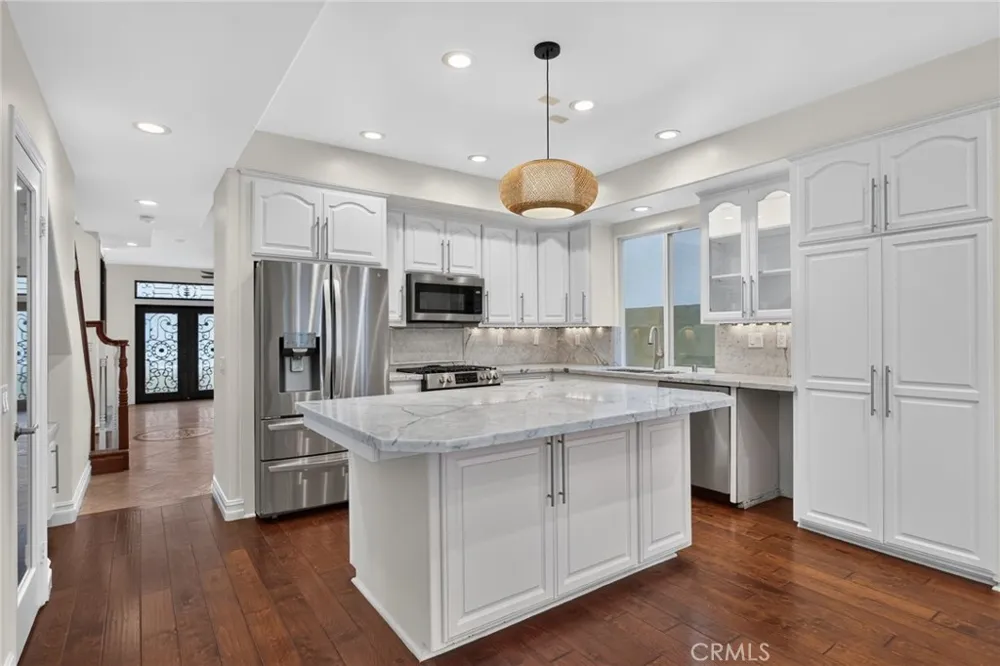 207 18th Street Huntington Beach, CA 92648
