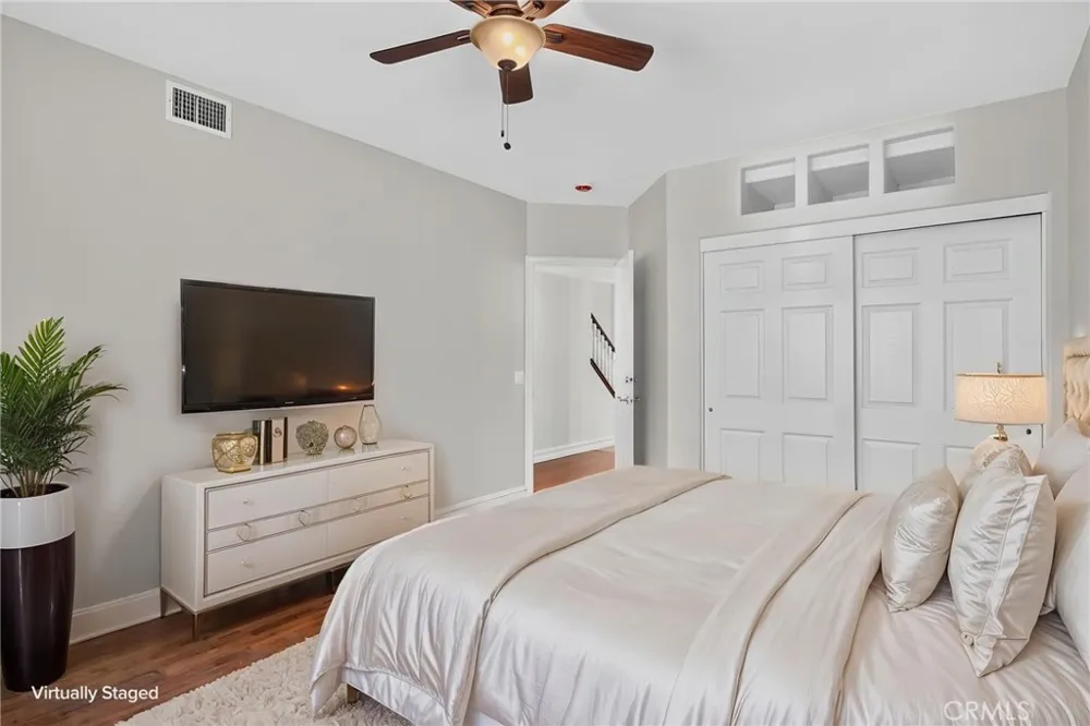 207 18th Street Huntington Beach, CA 92648