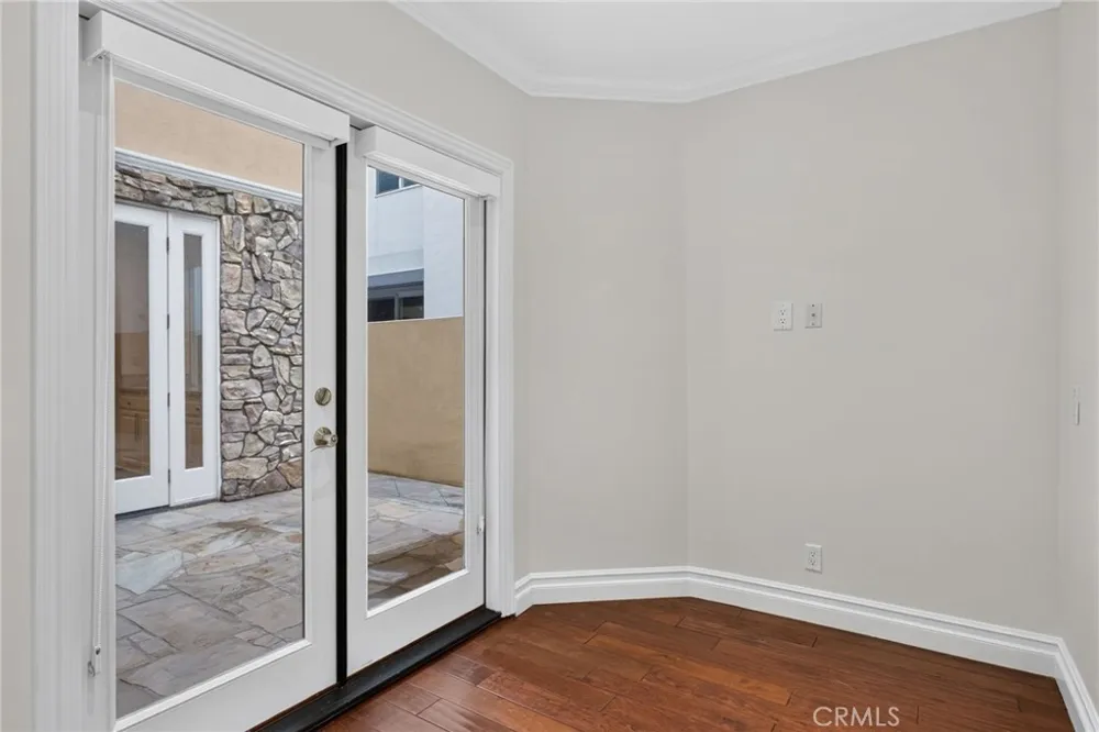 207 18th Street Huntington Beach, CA 92648