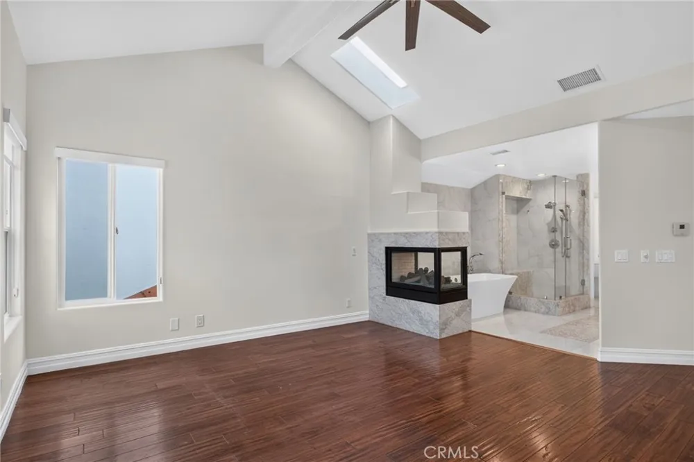 207 18th Street Huntington Beach, CA 92648