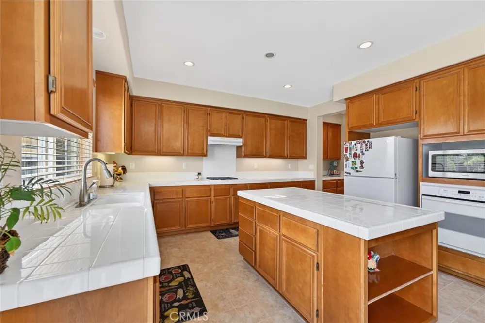 34099 Pamplona Murrieta, CA 92563