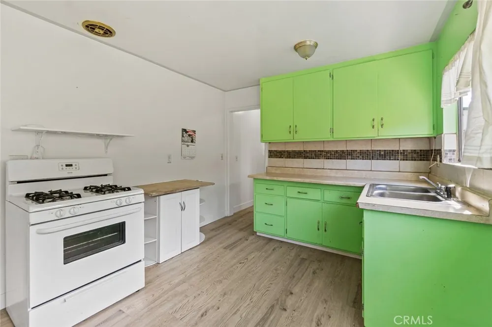 1950 Anaheim Costa Mesa, CA 92627