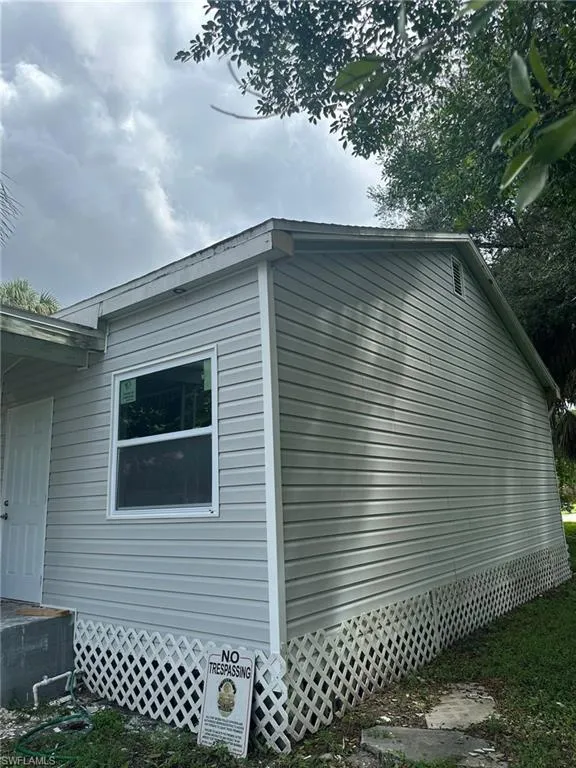 2371 Lafayette Street Fort Myers, FL 33901