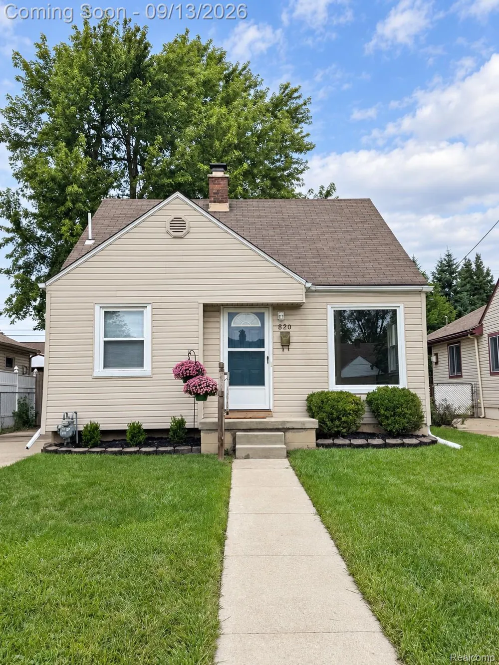 820 Cloverlawn Boulevard Lincoln Park City, MI 48146