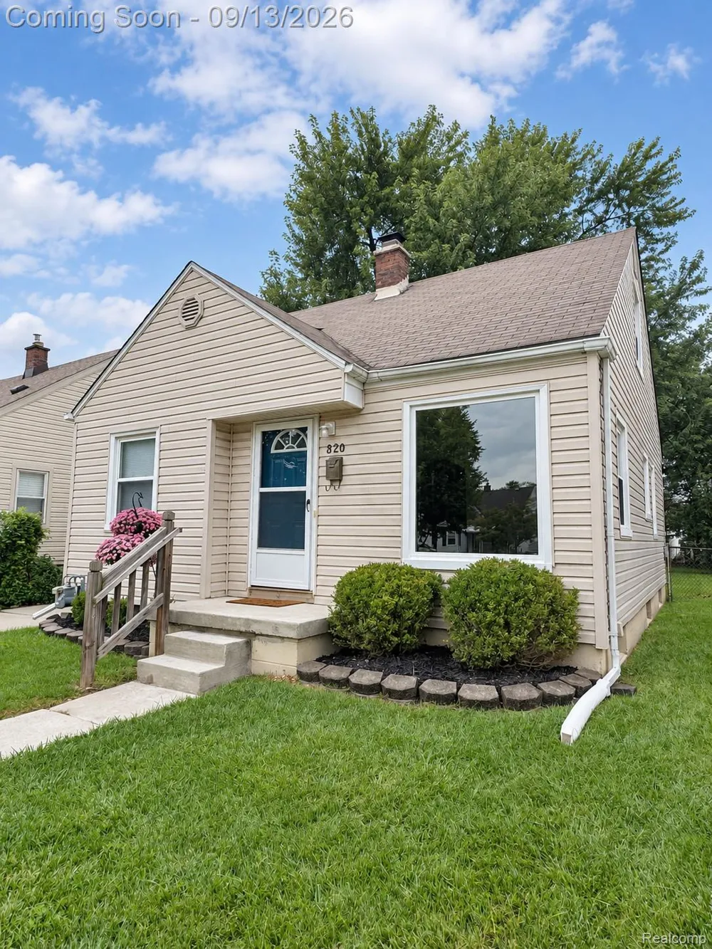 820 Cloverlawn Boulevard Lincoln Park City, MI 48146