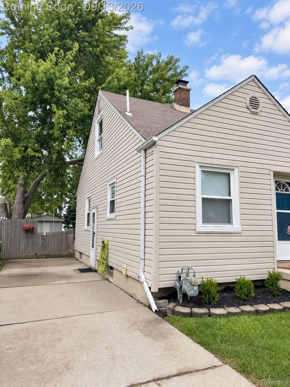 820 Cloverlawn Boulevard Lincoln Park City, MI 48146