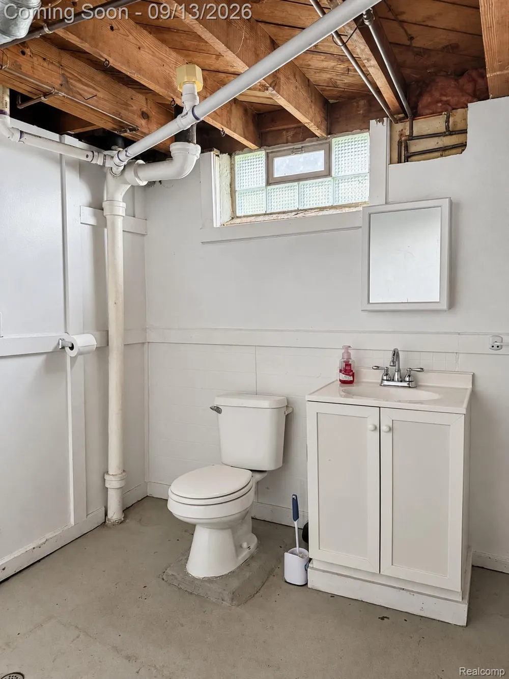 820 Cloverlawn Boulevard Lincoln Park City, MI 48146