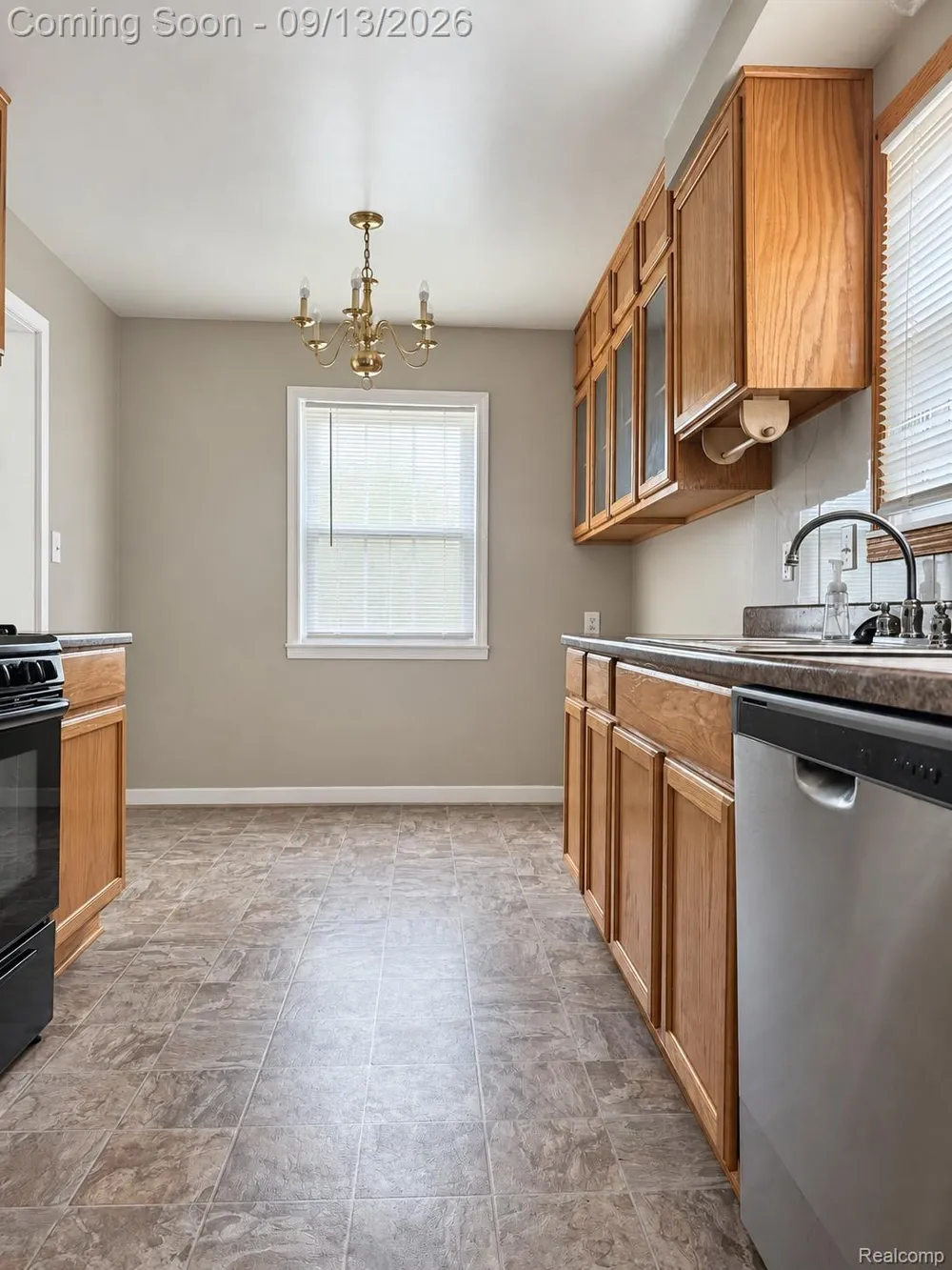 820 Cloverlawn Boulevard Lincoln Park City, MI 48146
