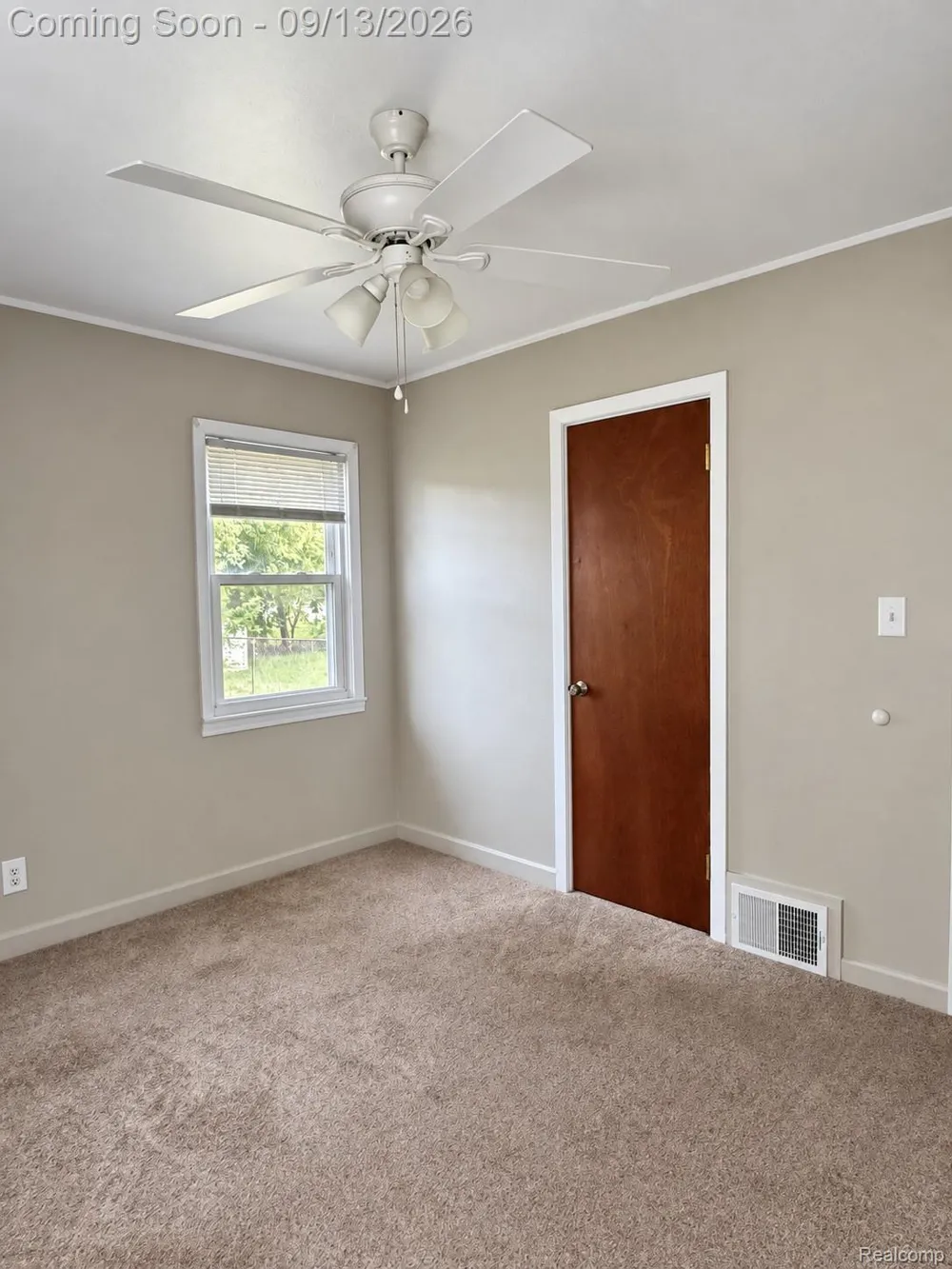 820 Cloverlawn Boulevard Lincoln Park City, MI 48146