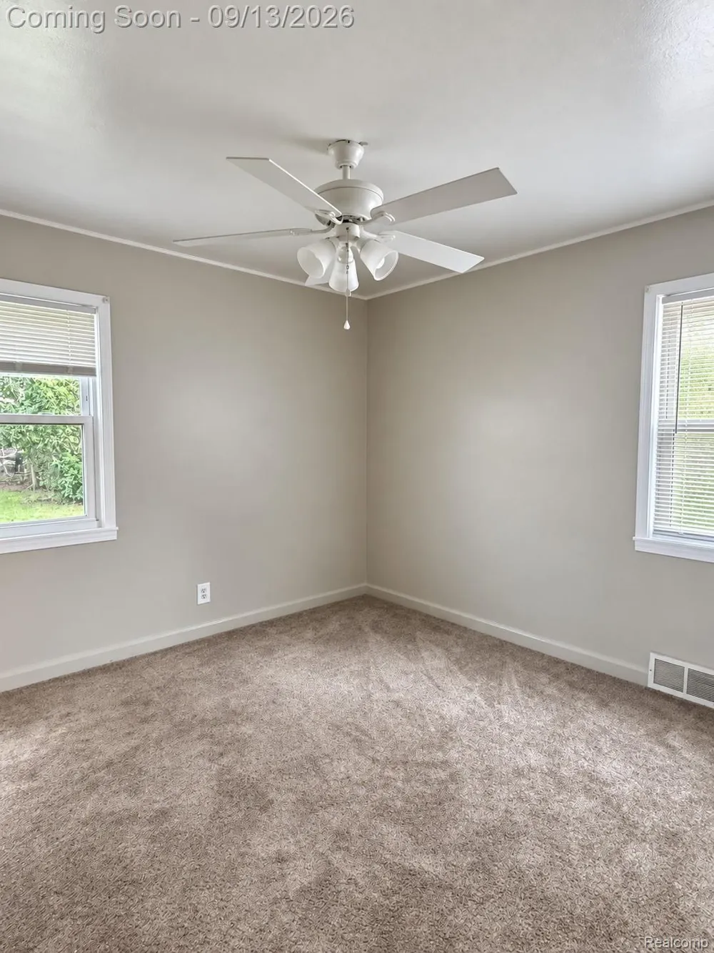 820 Cloverlawn Boulevard Lincoln Park City, MI 48146