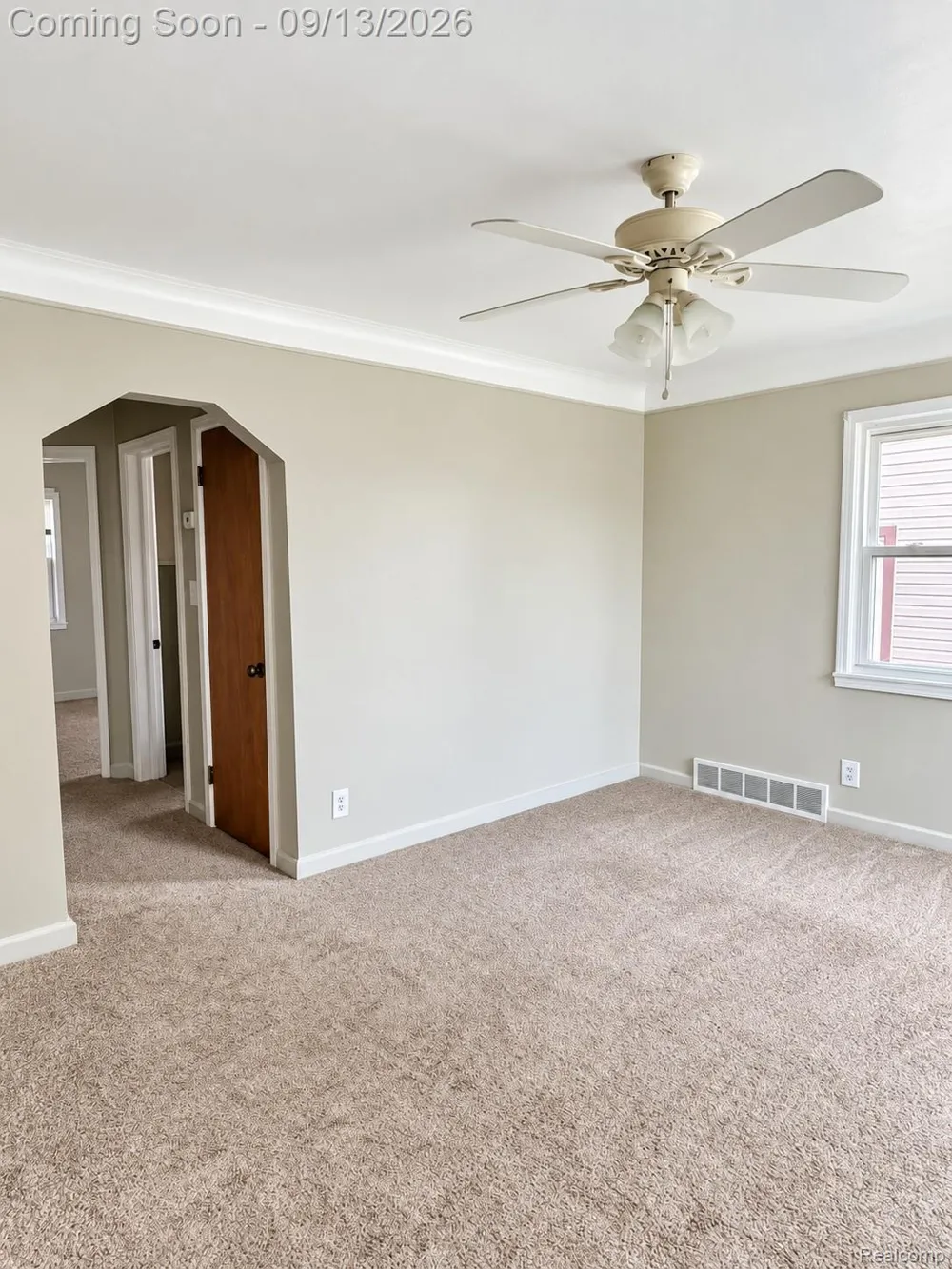 820 Cloverlawn Boulevard Lincoln Park City, MI 48146