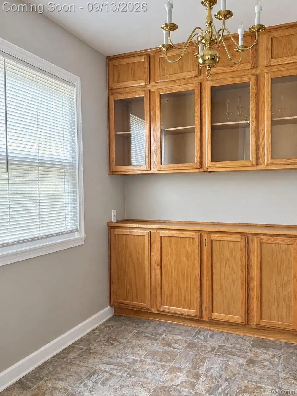 820 Cloverlawn Boulevard Lincoln Park City, MI 48146