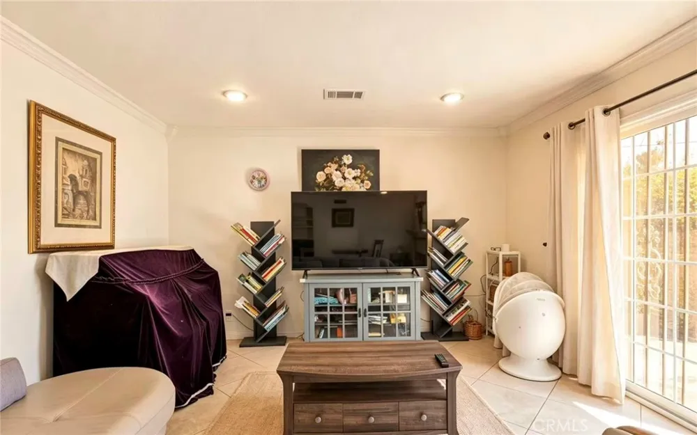 15102 starboard Garden Grove, CA 92843