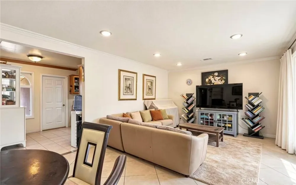 15102 starboard Garden Grove, CA 92843