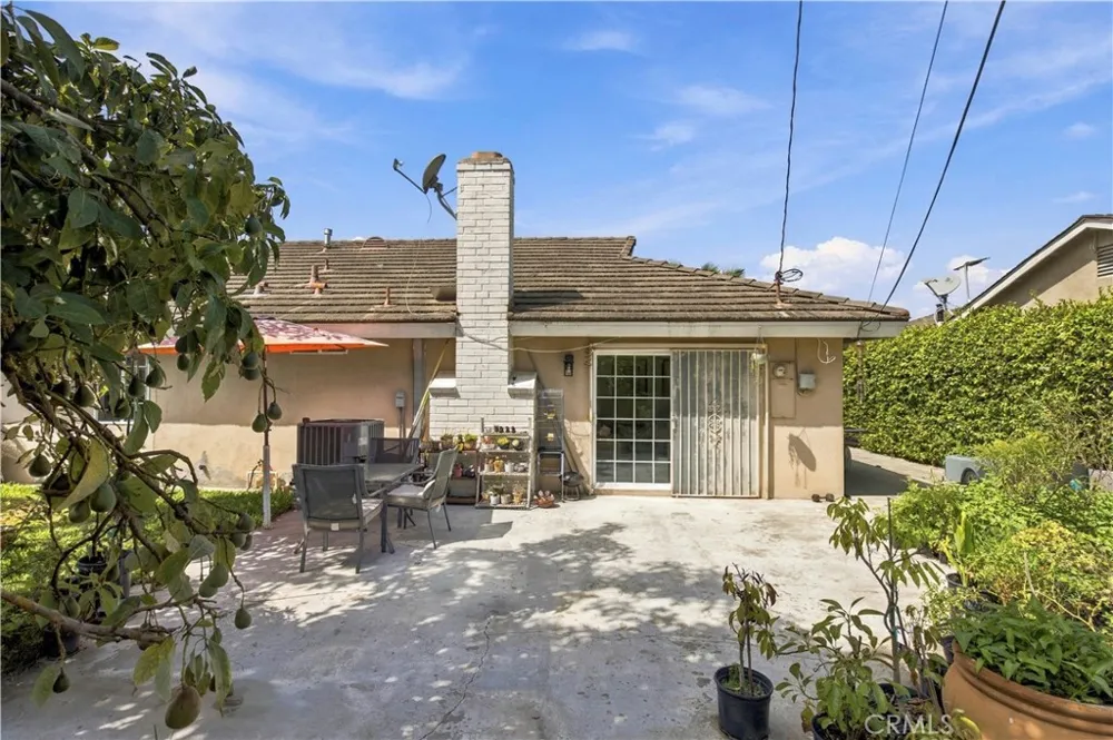 15102 starboard Garden Grove, CA 92843