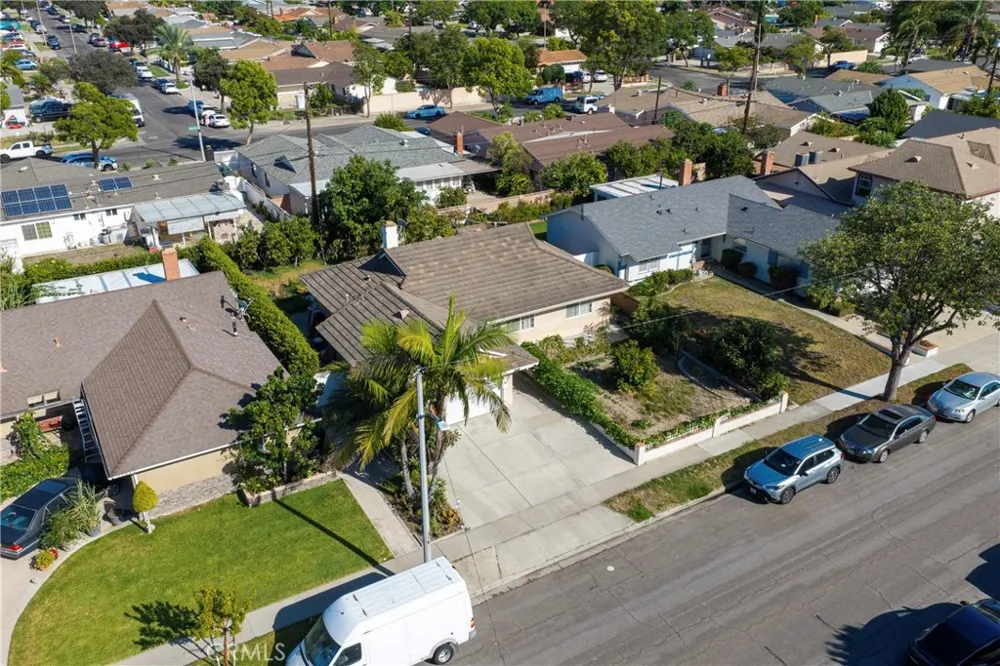 15102 starboard Garden Grove, CA 92843