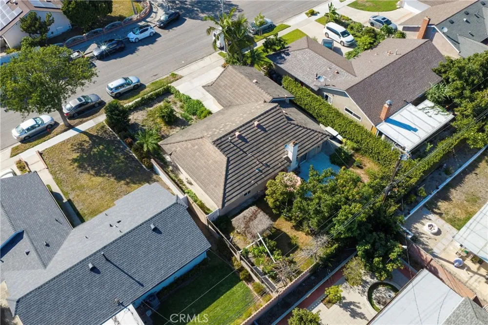 15102 starboard Garden Grove, CA 92843